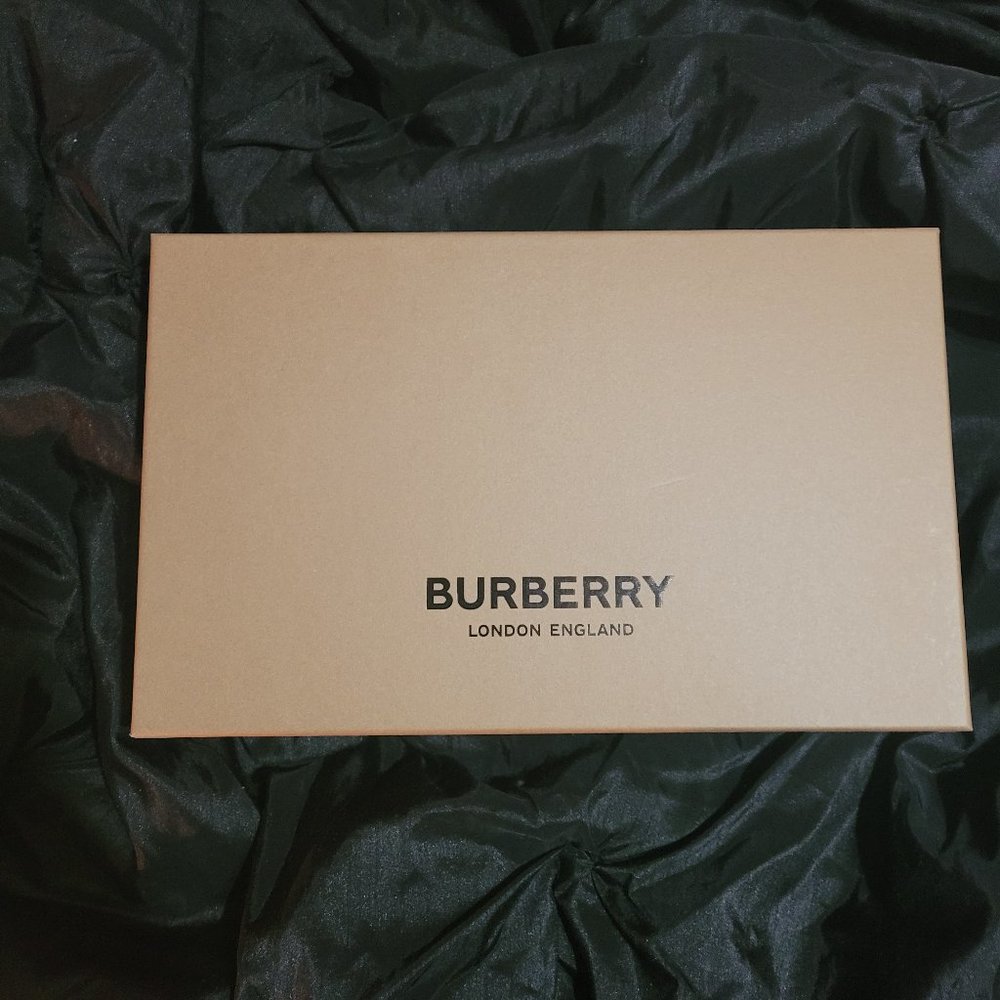 BURBERRY SNEAKERS